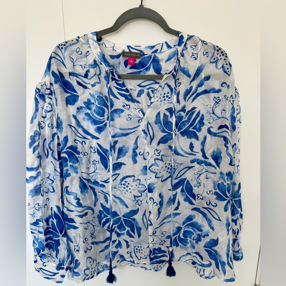 Vince Camuto S Blue and White NWT Summer Blouse